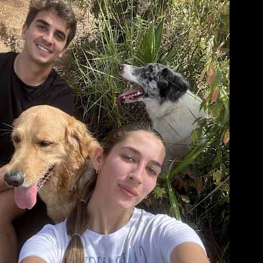 Profile image for pet sitters Constanza & Jhonny