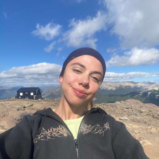 Profile image for pet sitter Mora