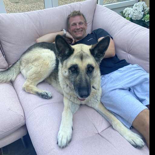 Profile image for pet sitters Alison & Anthony