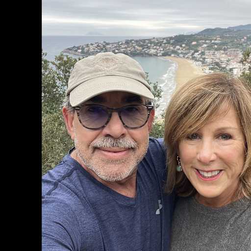 Profile image for pet sitters Marlene & Steven