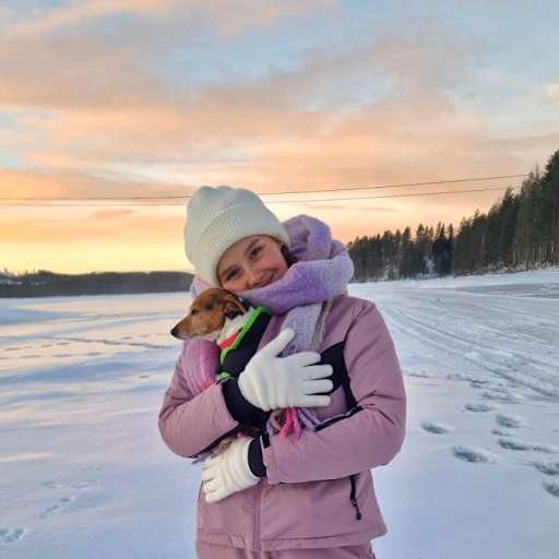 Profile image for pet sitter Lea
