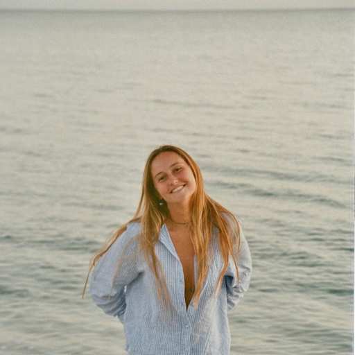 Profile image for pet sitter Chloé