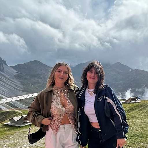 Profile image for pet sitters Sophia & Hannah