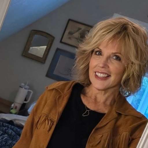 Profile image for pet sitter Deanna S DelRosso