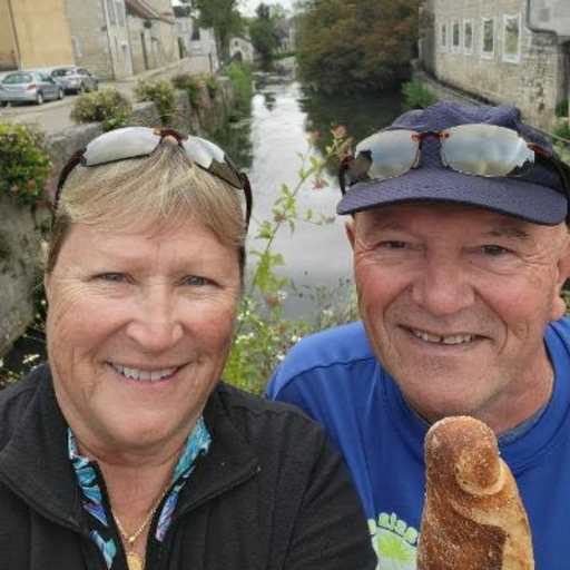 Profile image for pet sitters Connie & Christian