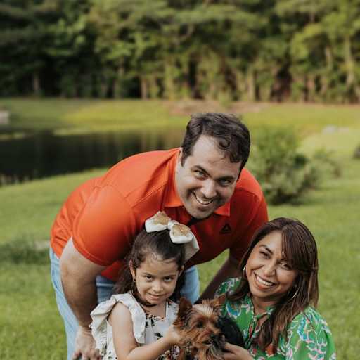 Profile image for pet sitters Brian & Yohana