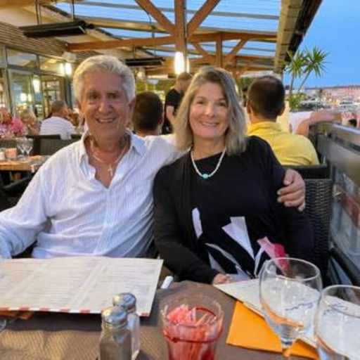 Profile image for pet sitters Anastasios Nicholas Varzos & Jane Ellen