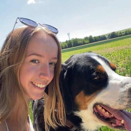 Profile image for pet sitter Lina
