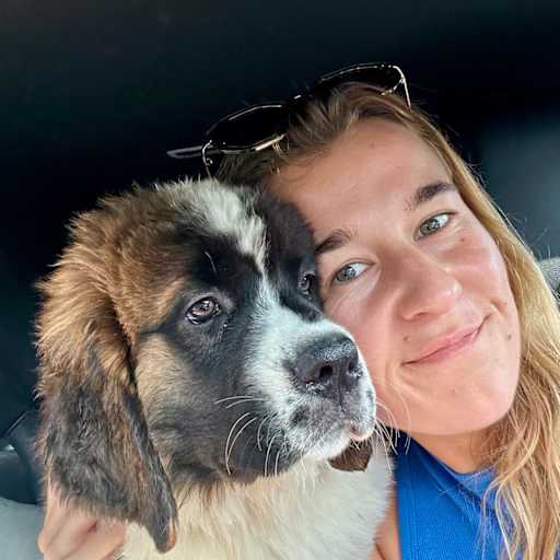 Profile image for pet sitter Emeline