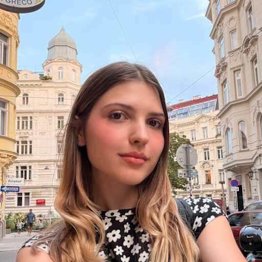Profile image for pet sitter Nicole