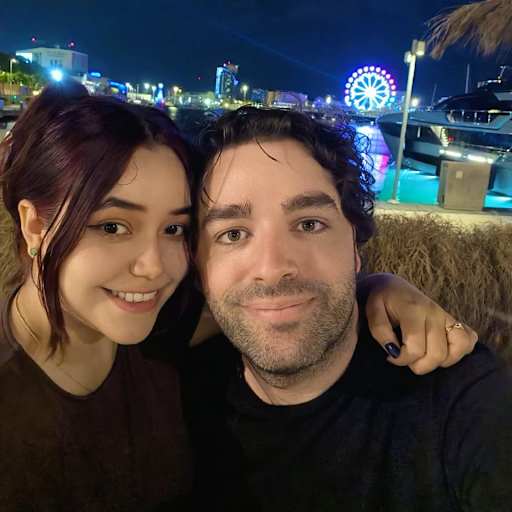 Profile image for pet sitters Carlos & Sara