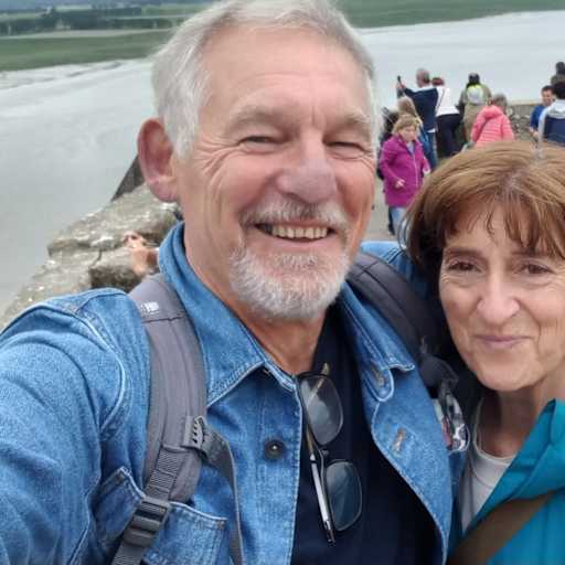Profile image for pet sitters Annie & Jim