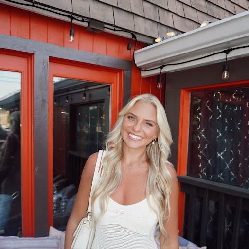 Profile image for pet sitter Emma