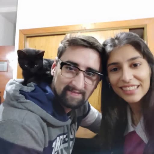 Profile image for pet sitters Carla Marianela & Matias Daniel