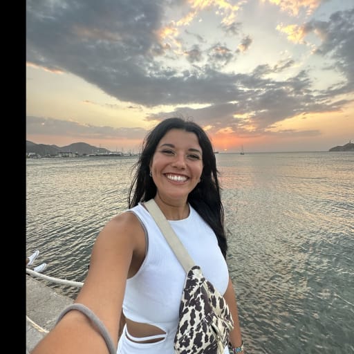 Profile image for pet sitter Laura