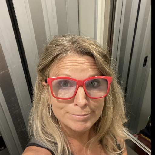 Profile image for pet sitter suzanne