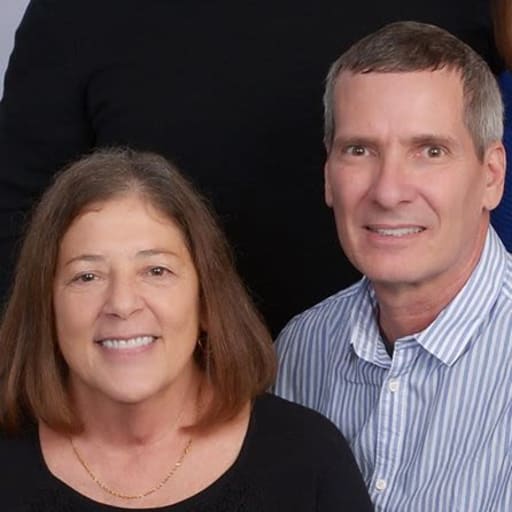 Profile image for pet sitters Elaine & Jeffrey