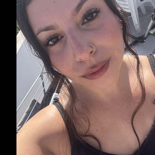 Profile image for pet sitter Isabella