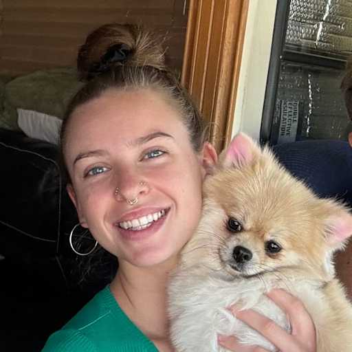 Profile image for pet sitter Jezica