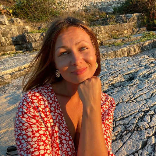 Profile image for pet sitter Inès