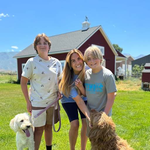 Profile image for pet sitters Kyle & Chalene 