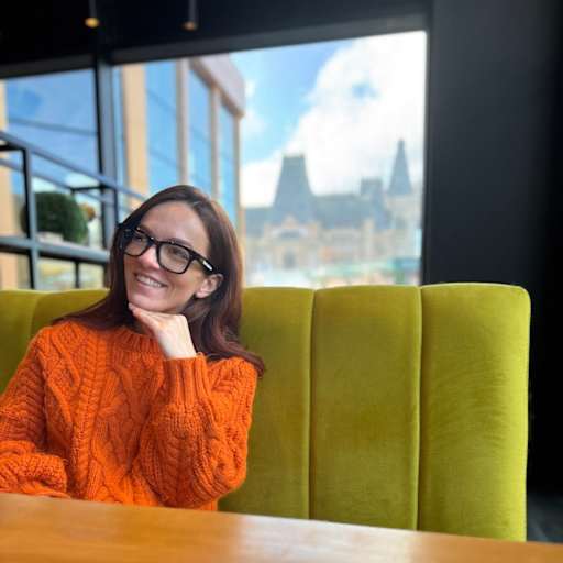 Profile image for pet sitter Cosmina