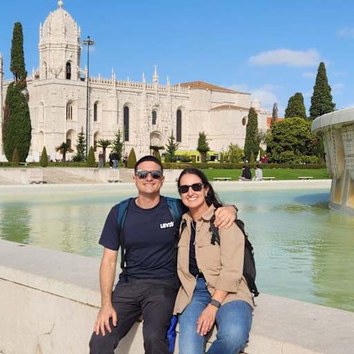 Profile image for pet sitters Julieta & Cristhian