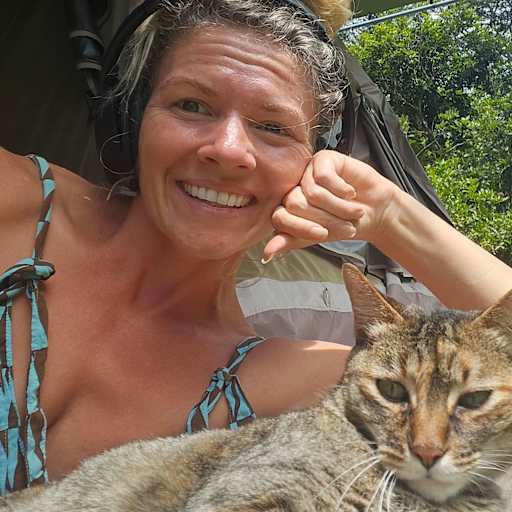 Profile image for pet sitter Candis