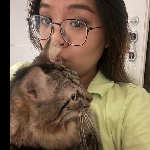 Profile image for pet sitter SHUTING