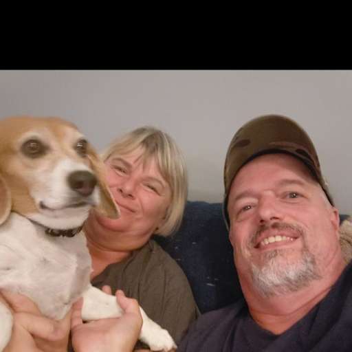 Profile image for pet sitters Alex & Melinda