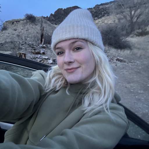 Profile image for pet sitter Camille