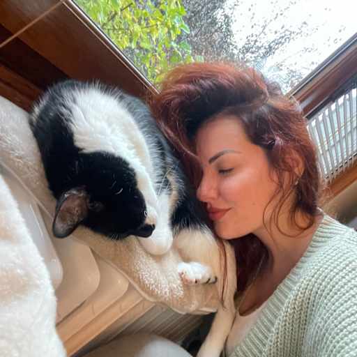 Profile image for pet sitters Johanna & Giovanna