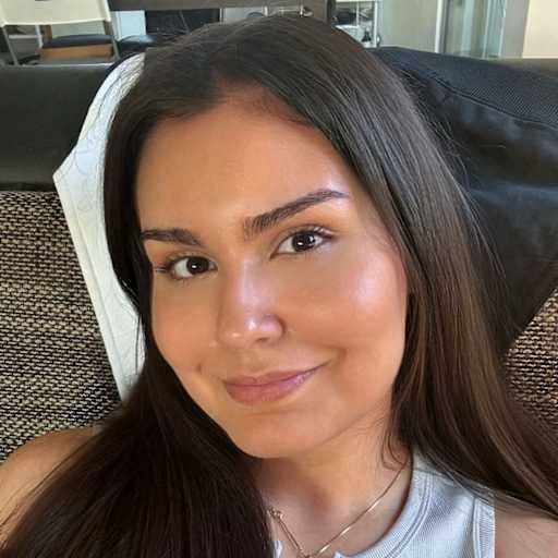 Profile image for pet sitter Zana