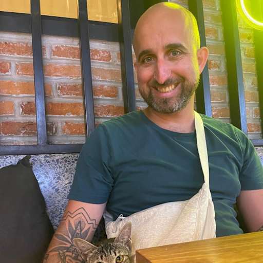 Profile image for pet sitters Robin & Danielle