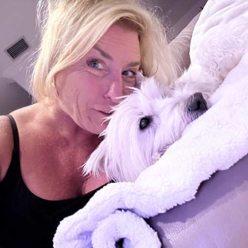 Profile image for pet sitter Laurie