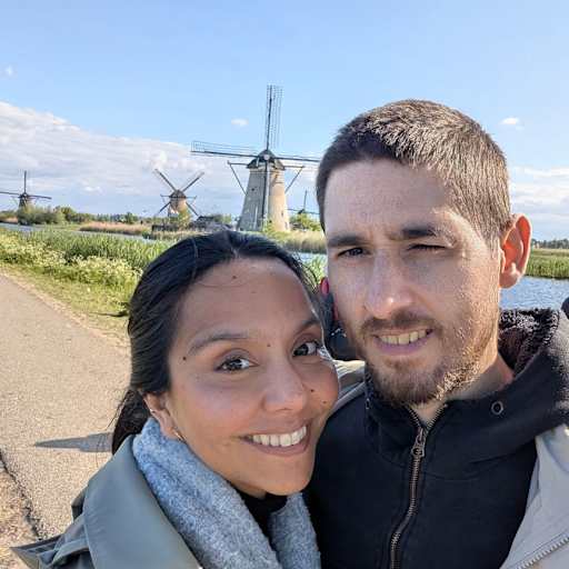 Profile image for pet sitters Camila & Gabriel