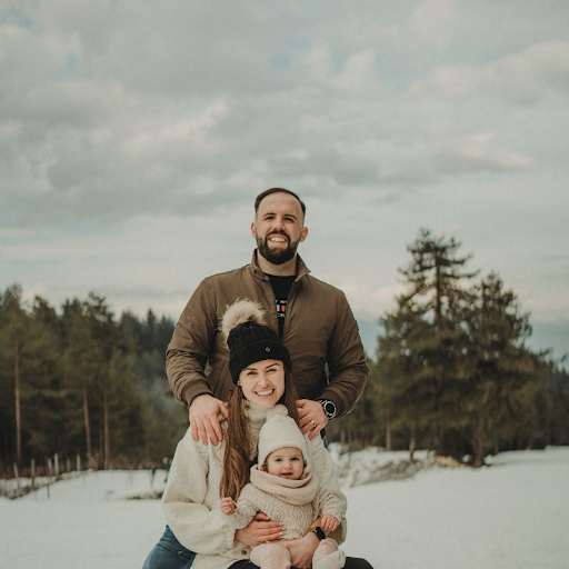 Profile image for pet sitters Kellie & Nikola