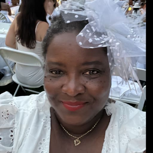 Profile image for pet sitter Tina