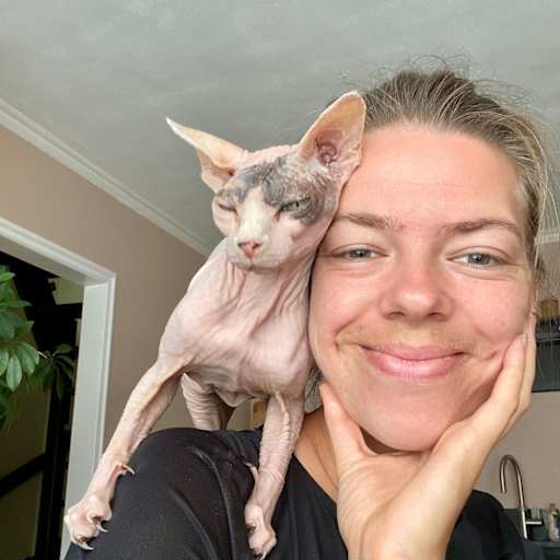 Profile image for pet sitter Corine