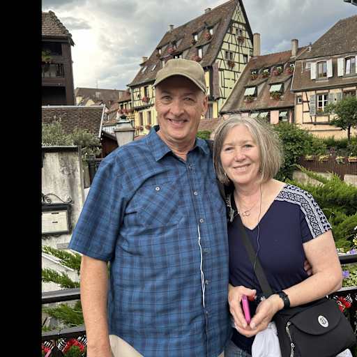 Profile image for pet sitters Bob & Juelle