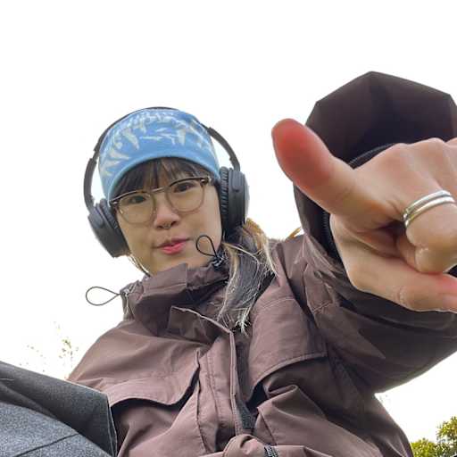 Profile image for pet sitter sujin