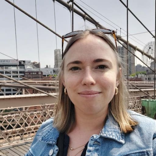 Profile image for pet sitter Naomi