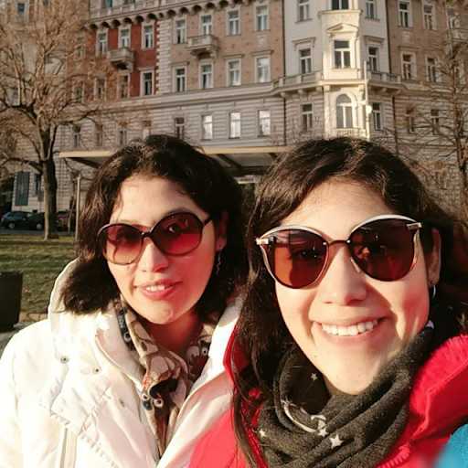 Profile image for pet sitters Fabiola & Alexandra