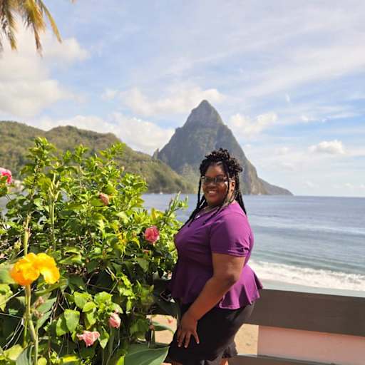 Profile image for pet sitter Sania