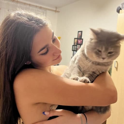 Profile image for pet sitter klara