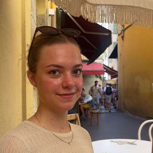 Profile image for pet sitter Lena