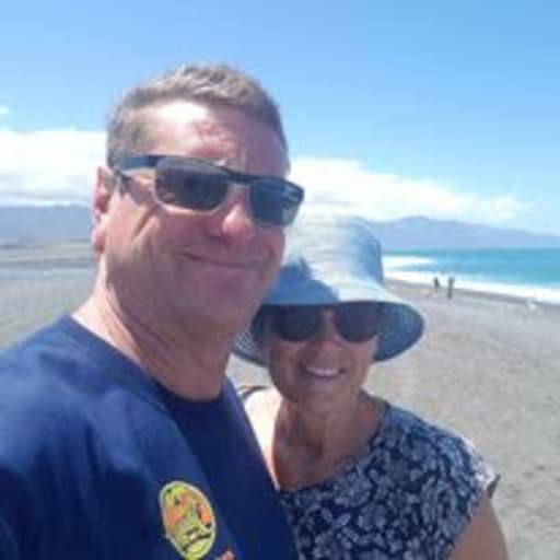 Profile image for pet sitters Kim & Steve