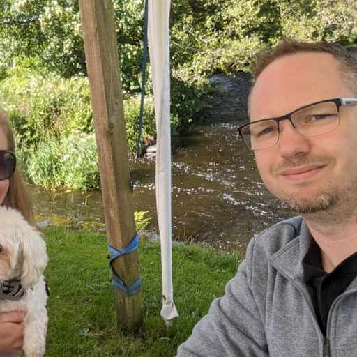 Profile image for pet sitters Emma & Alastair 