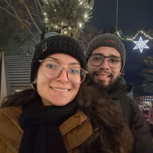 Profile image for pet sitters Vinicius & Izabella
