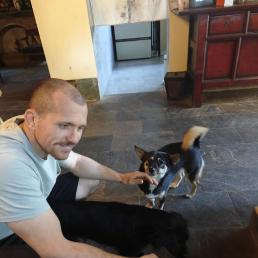 Profile image for pet sitters Nicholas & Cong